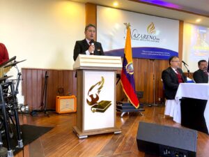 El lunes 01 de septiembre del 2025 a partir de las 09H00 en el Salón Auditorio institucional, la Unidad Educativa Cristiana “NAZARENO”, realizó el acto de inauguración del Año Lectivo 2025 – 2026 junto a autoridades, docentes, padres de familia, estudiantes y ciudadanía en general.