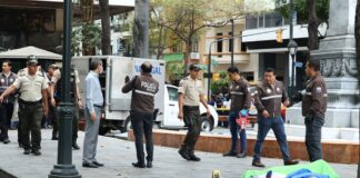 Guayas se ha convertido en el epicentro de la violencia en Ecuador: durante el primer semestre de 2025 registró el 49,6 % de todas las muertes violentas del país. Expertos señalan que la disputa territorial de bandas criminales y las rutas del narcotráfico son los principales impulsores de esta escalada.