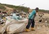 Según datos de la Organización Internacional del Trabajo (OIT), más de 20 millones de personas en el mundo se dedican al reciclaje de base, muchas veces en condiciones precarias, sin acceso a seguridad social ni reconocimiento formal.