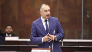Con una votación de 76 a favor, la Asamblea Nacional aprobó una resolución que condena los actos de violencia ocurridos durante el paro convocado por la Conaie, así como los daños perpetrados contra la red de agua potable en Ibarra.