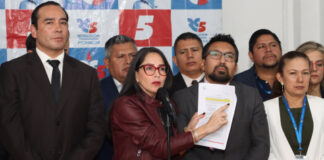 El Consejo Nacional Electoral (CNE) decidió este 2 de octubre no habilitar al movimiento Revolución Ciudadana (RC) para hacer campaña por el “No” en el referendo del 16 de noviembre, aduciendo que su dirigente Luisa González no presentó todos los requisitos exigidos por normativa electoral.