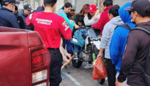 En el undécimo día del paro nacional convocado por la Conaie, una nueva víctima se registró en Otavalo. La mañana de este jueves 2 de octubre, María de la Paz Garcés, abogada de 24 años y funcionaria del Municipio local, sufrió una grave lesión en su pie derecho tras ser alcanzada por una varilla metálica lanzada por un manifestante.