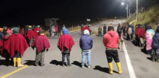 Una jornada de intensas movilizaciones sacude a la provincia de Chimborazo, donde comunidades indígenas concentradas principalmente en el cantón Alausí protagonizaron bloqueos en rutas clave del territorio andino, paralizando la movilidad interprovincial y elevando la tensión social.