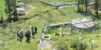 En una sesión cargada de tensión, el Concejo Municipal de Riobamba analizó la ubicación de la planta de tratamiento de aguas residuales destinada a los barrios orientales. La reunión encendió alarmas en la parroquia Cubijíes, cuyos representantes advirtieron sobre la posible afectación a los humedales y manantiales que abastecen a la comunidad.