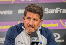 En el estadio Jocay de Manta, Delfín y El Nacional tuvieron un duelo que terminó con un 2-2 con dramatismo, remontadas y reclamos. Una vez terminado el encuentro, el técnico cetáceo, Patricio “El Pato” Urrutia, expresó su inconformidad por lo que considera errores arbitrales que perjudicaron a su equipo.