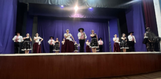 En una jornada cargada de emoción, arte y memoria, el alcalde de Guano, Oswaldo Vinicio Estrada Avilés, y la reina de Guano, Nátaly I, encabezaron el homenaje póstumo a Baltazar Ushca, conocido como el “Hielero del Chimborazo”, durante el Encuentro Cultural y Compartimiento de Tradiciones con la participación de delegaciones de México y Chile.