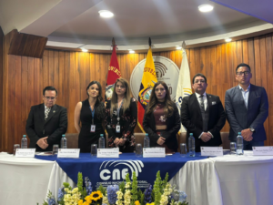 La Junta Provincial Electoral de Chimborazo, con la presencia de su directora, Viviana Velarde Rosero, llevó a cabo el 8 de octubre el sorteo público para la selección de los Miembros de las Juntas Receptoras del Voto (MJRV), quienes participarán en los comicios del Referéndum y Consulta Popular 2025.