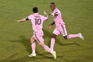 Dixon Arroyo, actual volante de Barcelona SC, comentó que Lionel Messi tenía curiosidad por el fútbol ecuatoriano, especialmente por dos equipos, mientras compartían vestuario en el Inter Miami.