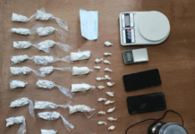 Un importante golpe al microtráfico de drogas se dio este miércoles 1 de octubre en Riobamba, cuando agentes de la Policía Nacional detuvieron a una joven de 17 años con una considerable cantidad de sustancias ilícitas.