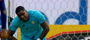 La goleada 5-0 ante Mushuc Runa dejó mal parado al portero Leodán Chalá, arquero titular del cuadro militar.