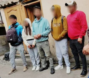 La tarde del 3 de octubre, autoridades de control intervinieron un bar clandestino en el sector de La Dolorosa, en Riobamba, donde se desarrollaba una fiesta con presencia de decenas de adolescentes.