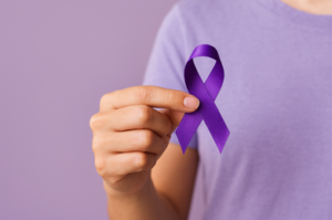El cáncer es una enfermedad compleja que afecta a millones de personas en todo el mundo. En Ecuador, según la Organización Mundial de la Salud (OMS), en 2024 se registraron 30.888 nuevos casos y 16.158 muertes, con una tasa de mortalidad de 76 por cada 100.000 habitantes.