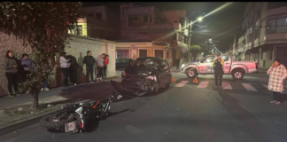 La noche del 30 de septiembre, la intersección de las calles Morona y Olmedo, en el centro de Riobamba, fue escenario de un accidente de tránsito que despertó la preocupación de los transeúntes y conductores que circulaban por la zona.