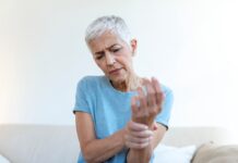 Cada 12 de octubre, el mundo conmemora el Día Mundial de la Artritis y Enfermedades Reumáticas, una fecha que busca dar visibilidad a patologías que afectan a millones de personas y que, en Ecuador, tienen un impacto creciente y silencioso.